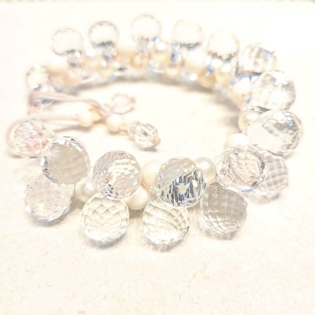 水晶ブリオレットのシャンデリアブレスレット