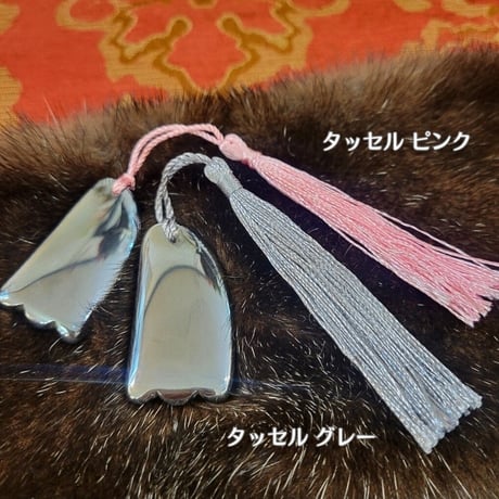 テラヘルツ鉱石　ちょこっとカッサプレート　『 テラケア®️カッサ ミニ 』タッセルバージョン  美容・たるみ・顔首頭マッサージ・ワンちゃんにも！定価¥5,500