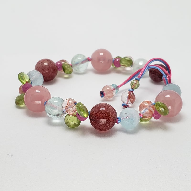 ローズクォーツとアクアマリンのカラフル組紐ブレスレット | 厳選