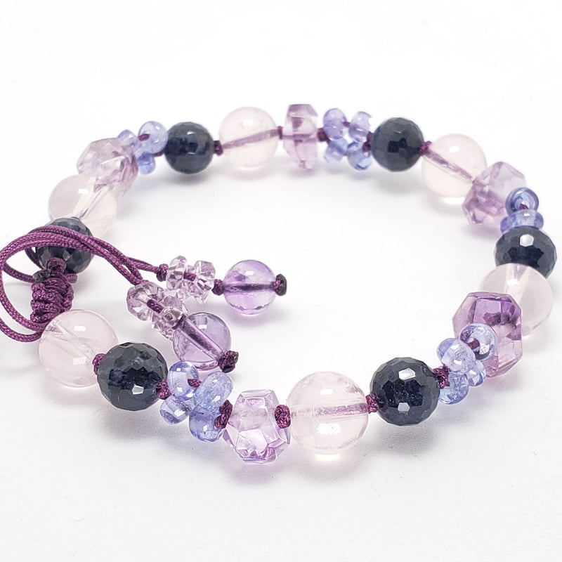 天然サファイアとタンザナイト・メタモルフォーゼスの組紐