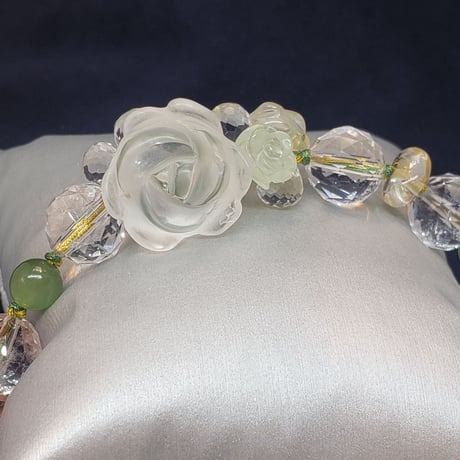 水晶バラ彫りブーケ<プレナイト・シトリン薔薇>組紐ブレスレット