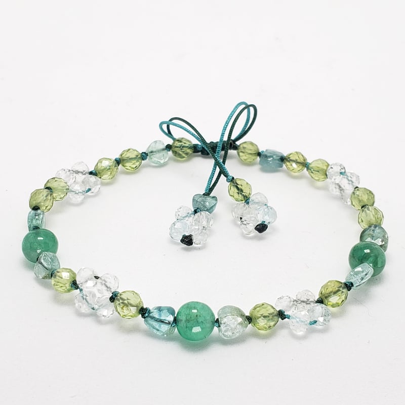 エメラルドとホワイトトパーズ・トルマリン・ペリドットの組紐