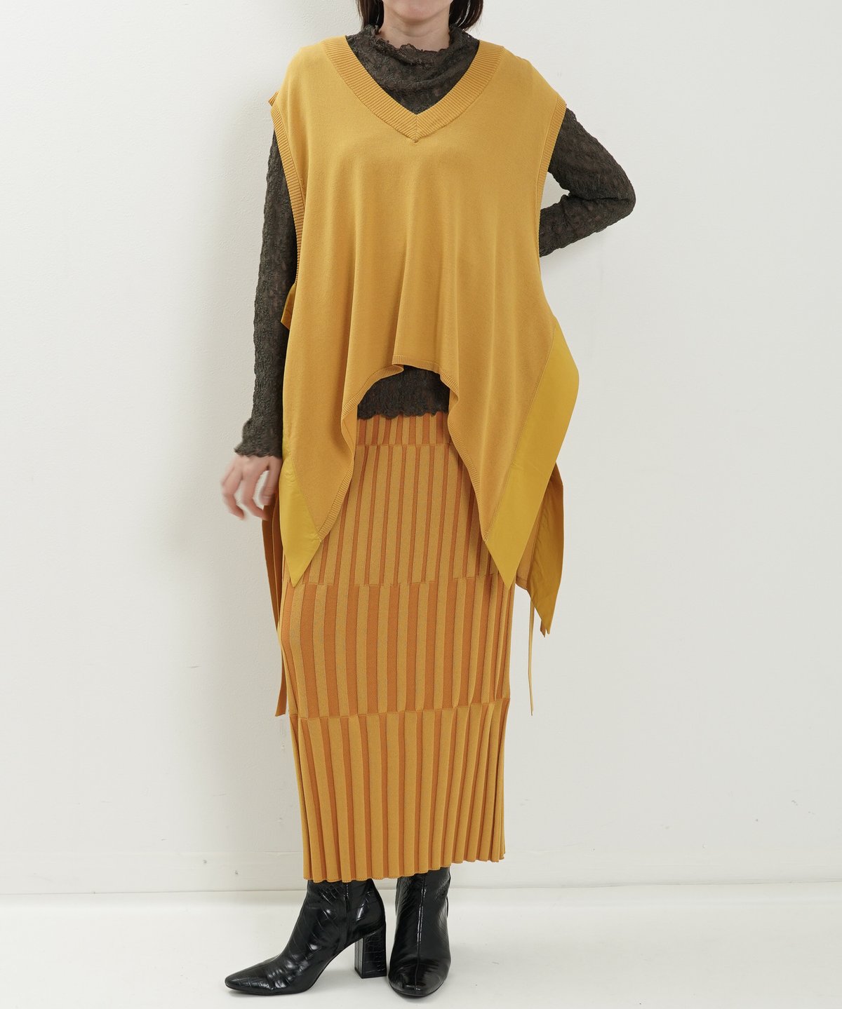 サイズL【未使用】AKM デュアルウォームVネックカットソー 定価35200円 オーバーサイズVネックニット／長袖／ハンドウォッシュ