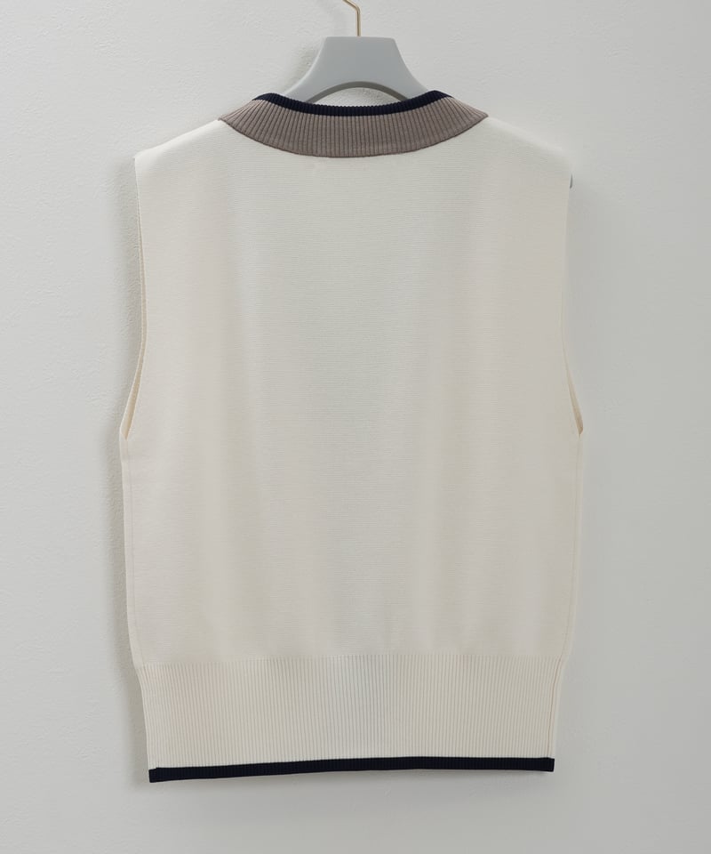 トリミングデザイン金釦ベスト（3色展開）_12326043 | C.C.CROSS ONLINE
