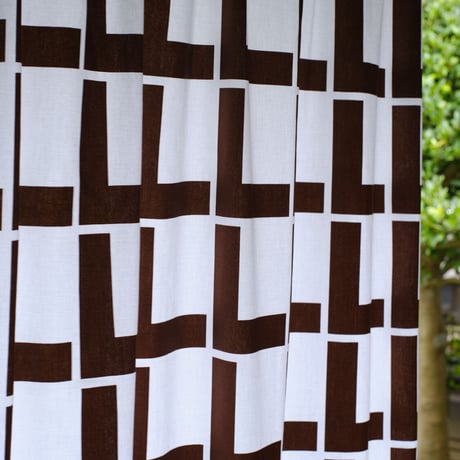 【フラットカーテン】Linie Brown / 幅260cm(両開き) x 丈178cm / 納期2週間
