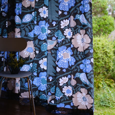 【フラットカーテン】Blå Fågel Blue / 幅260cm(両開き) x 丈178cm / 納期2週間