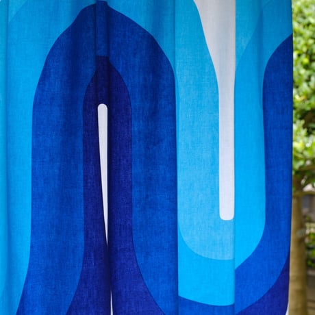 【フラットカーテン】Vision Blue / 幅260cm(両開き) x 丈135cm / 納期2週間