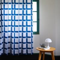 【フラットカーテン】Linie Blue / 幅260cm(両開き) x 丈135cm / 納期2週間