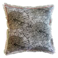 Maskros Grey クッションカバー (45cm x 45cm)