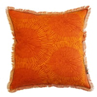 Maskros Orange クッションカバー (45cm x 45cm)