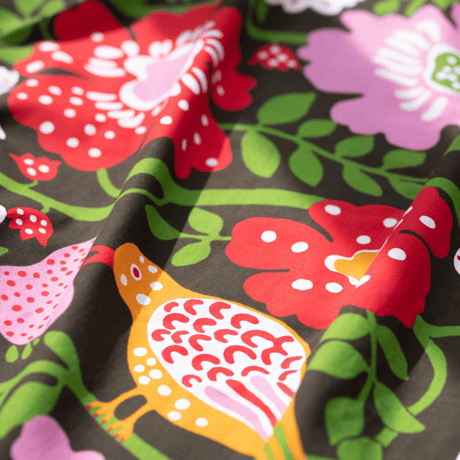 Blå Fågel Red マルチクロス (幅140cm x 長さ200cm)