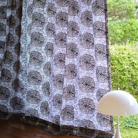 【フラットカーテン】Maskros Grey / 幅260cm(両開き) x 丈178cm / 納期2週間