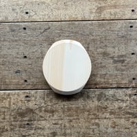 ヨシタ手工業デザイン室様：オリジナルまな板「てがかり」まる小 YD-01