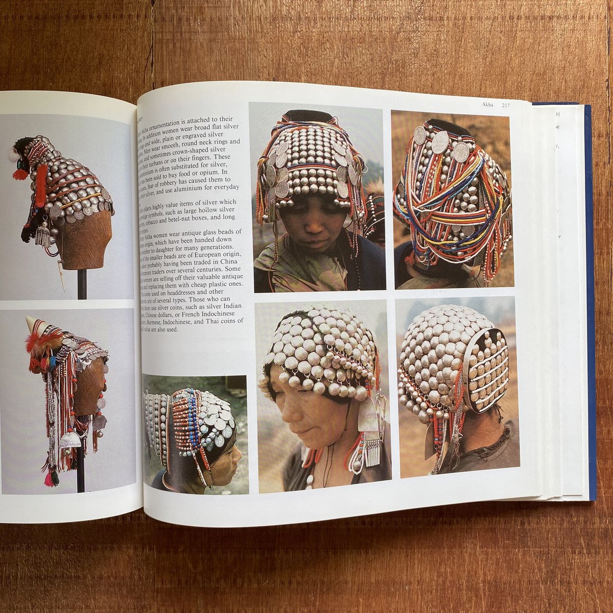 Peoples of the Golden Triangle 古書／洋書 Peoples of the Golden