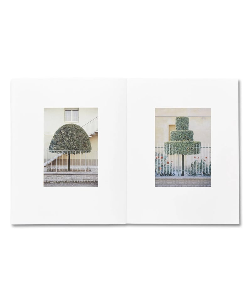 COLAZIONE SULL'ERBA Luigi Ghirri ルイジ・ギッリ COLAZIONE SULL'ERBA｜Luigi Ghirri | button