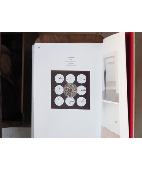 SPECIFIC OBJECTS WITHOUT SPECIFIC FORM | Felix Gonzalez-Torres