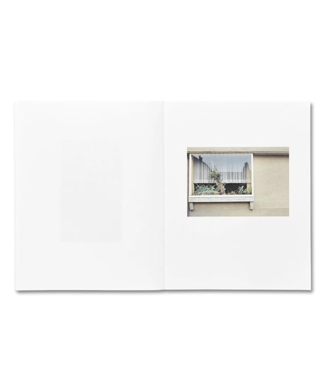 COLAZIONE SULL'ERBA｜Luigi Ghirri