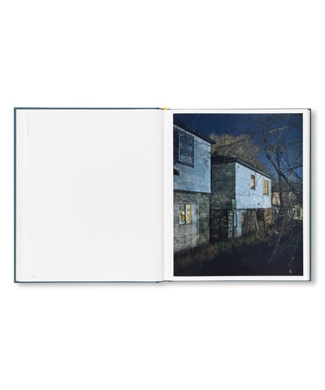 【サイン本】INTIMATE DISTANCE: OVER THIRTY YEARS OF PHOTOGRAPHS, A CHRONOLOGICAL ALBUM｜Todd Hido