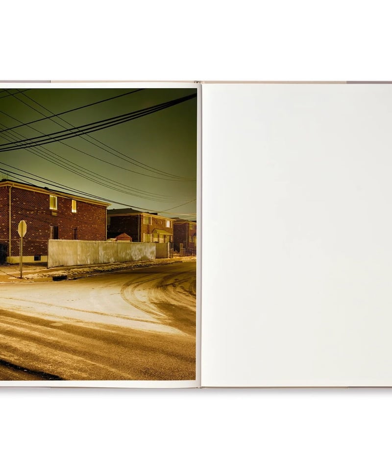 OUTSKIRTS｜Todd Hido | button
