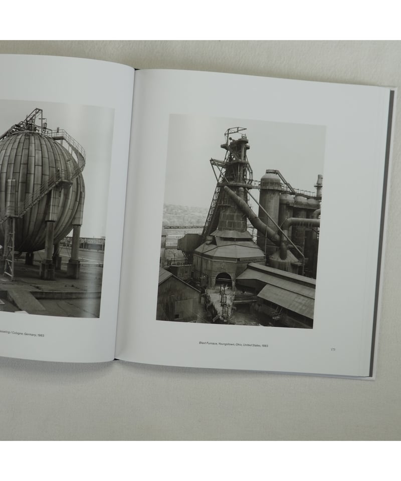 BERND & HILLA BECHER｜Bernd und Hilla Becher | b