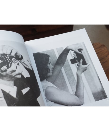 HOLDING THE CAMERA /  Alberto Vieceli