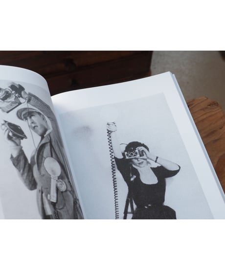HOLDING THE CAMERA /  Alberto Vieceli