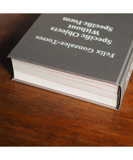 SPECIFIC OBJECTS WITHOUT SPECIFIC FORM | Felix Gonzalez-Torres