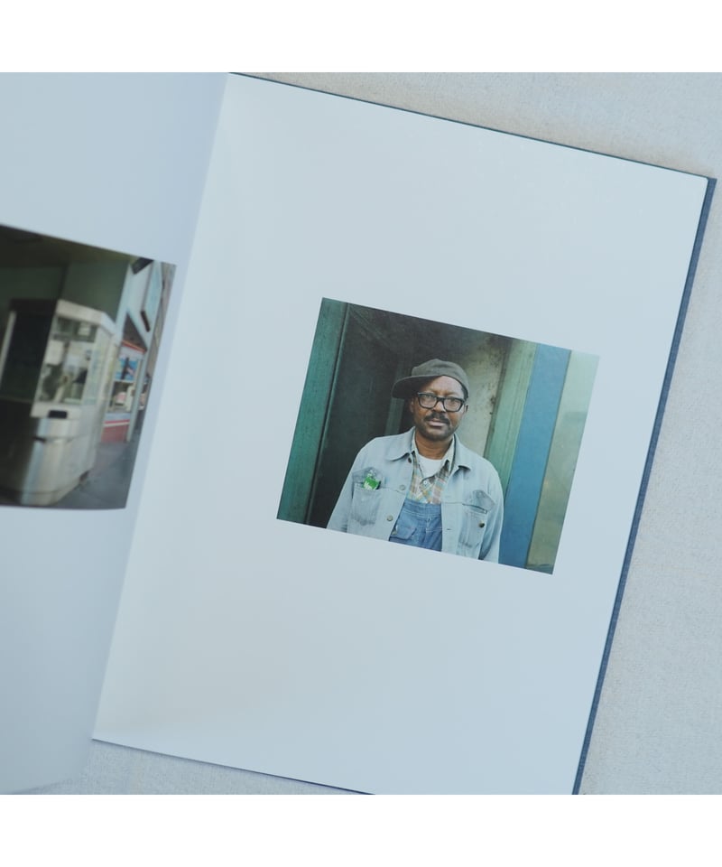 サイン本】STEEL TOWN｜Stephen Shore | button