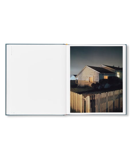 【サイン本】INTIMATE DISTANCE: OVER THIRTY YEARS OF PHOTOGRAPHS, A CHRONOLOGICAL ALBUM｜Todd Hido