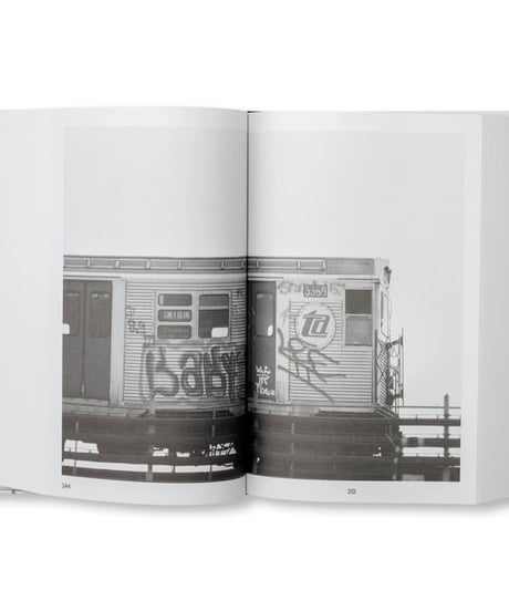 PASSING THROUGH MOVING IN AND GETTING AWAY WITH IT｜ Gordon Matta-Clark