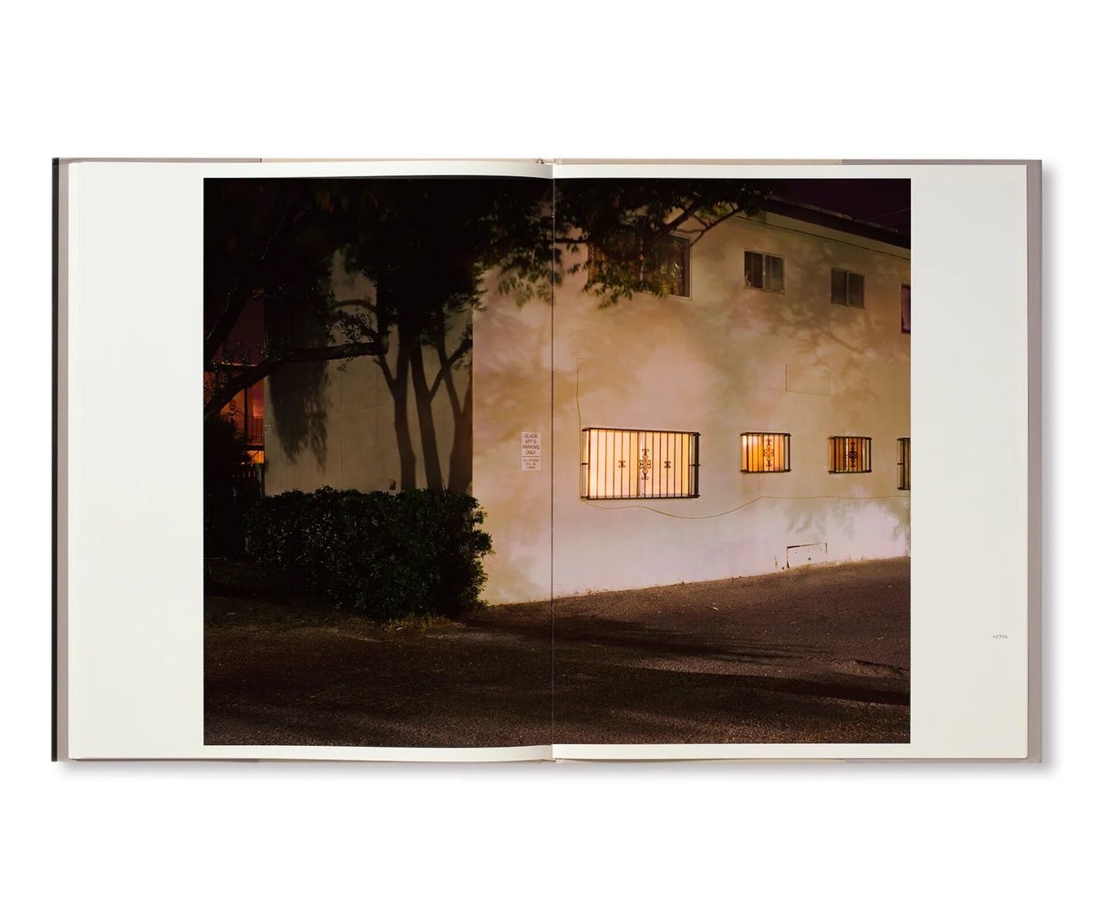 OUTSKIRTS｜Todd Hido | button