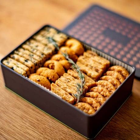 クッキー缶　CHAMPAGNE COOKIE COLLECTION （シャンパンクッキーコレクション)
