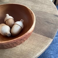 渡邊浩幸　どんぐり　穴あき