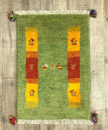 【出展中】本物志向のイラン産  ペルシャギャッベ 手織り 265295 40cmx60cm