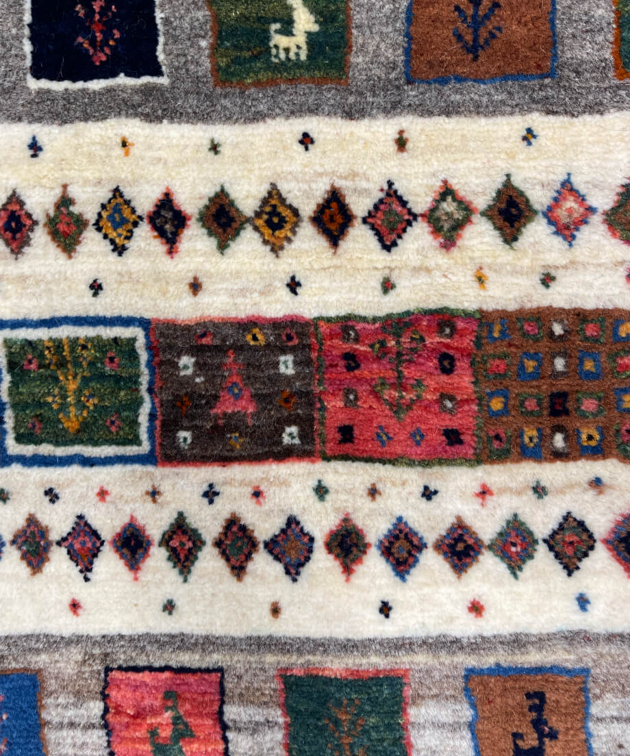 本物志向のイラン産 高密度 ペルシャギャッベ 手織り 285088 52cmx71cm