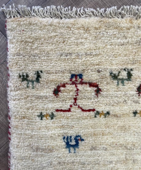 【出展中】本物志向のイラン産  ペルシャギャッベ 手織り 268726 65cmx86cm