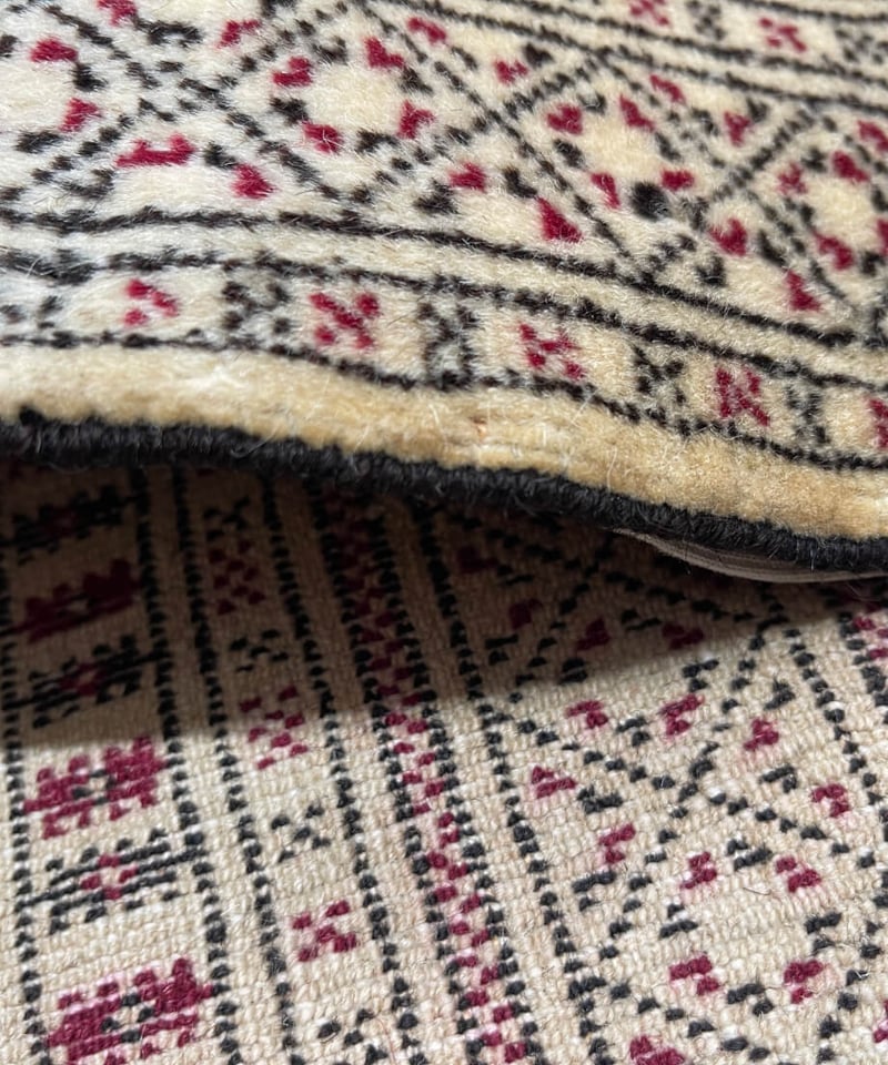 手織り トライバルラグ 124×76㎝ 手織り トライバルラグ 124×76