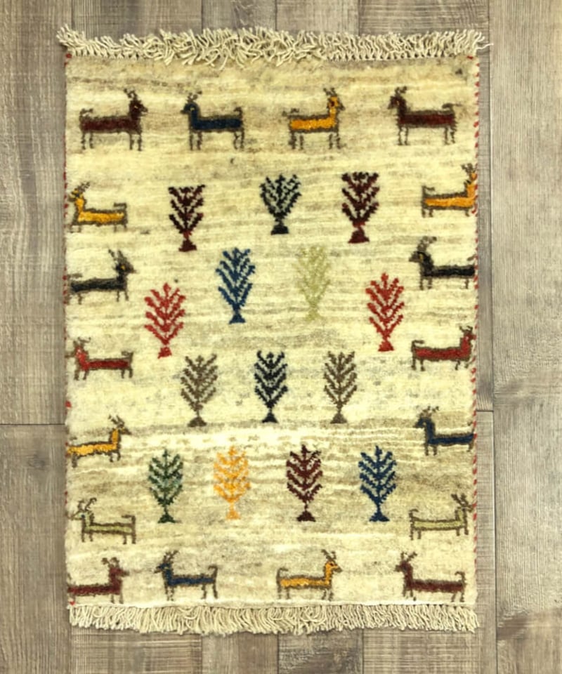 ウールマット ペルシャギャッベ 手織り 265897 | piece of rug. ウールマット ペルシャギャッベ 手織り 265897 | piece of rug.