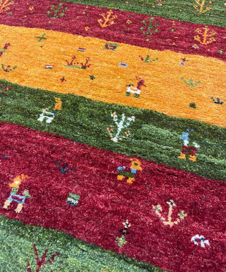 本物志向のイラン産  ペルシャギャッベ 手織り 285332 84cmx115cm