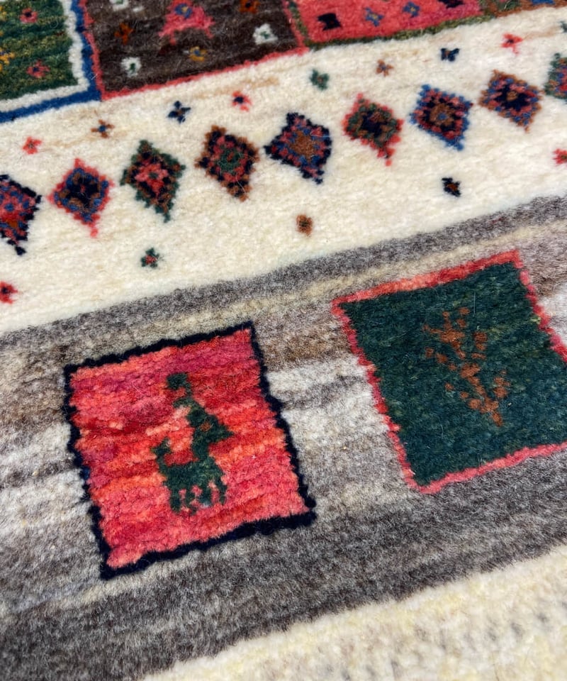 ペルシャ手織りギャッベ　　年代 ペルシャギャッベ 手織り 285088 52cmx71cm | piece of rug.
