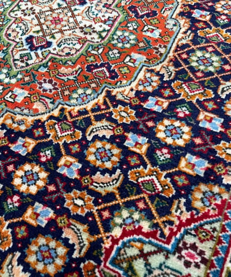 ペルシャ絨毯 手織り タブリス40Raj 295193 96x142cm