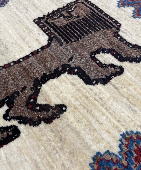本物志向のイラン産  高密度  ペルシャギャッベ 手織り Lion 282283 63cmx90cm