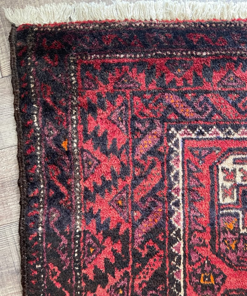 トライバルラグ　手織り絨毯　トルクメンビンテージラグ　61cmx48cm トライバルラグ トルクメン 手織り 273783 103cmx189cm | piece