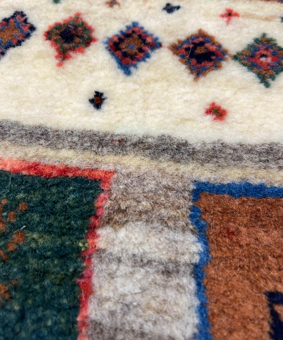 本物志向のイラン産 高密度 ペルシャギャッベ 手織り 285088 52cmx71cm