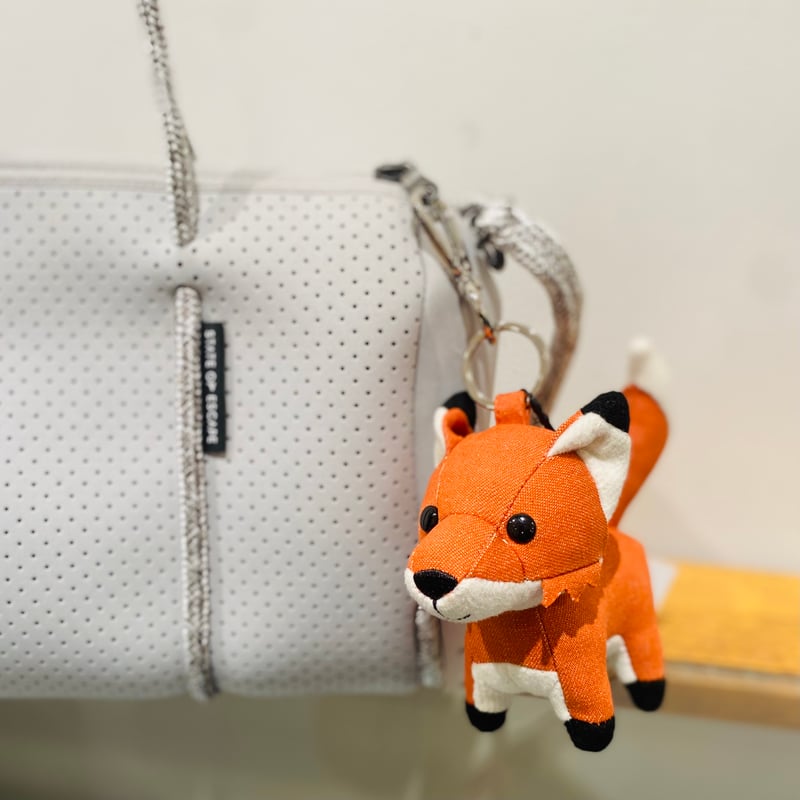 MAISON KITSUNE ミディアムフォックスバッグチャーム ユニ MAISON KITSUNE ミディアムフォックスバッグチャーム ユニ