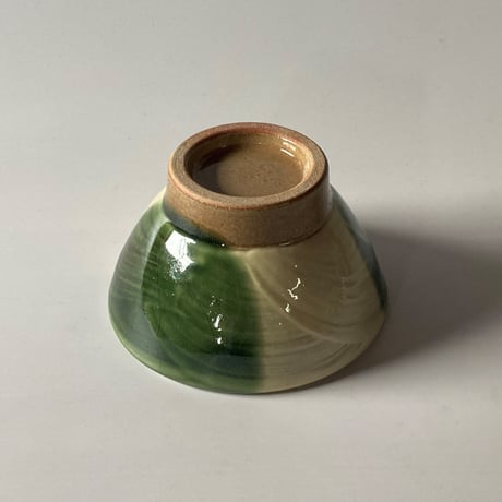 ご飯茶碗 （大　口径約12.5cm・高さ約7cm）緑掛け流し／ぼたん刷毛目　（09）