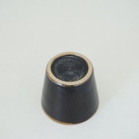 切立湯呑（小）黒　（04）