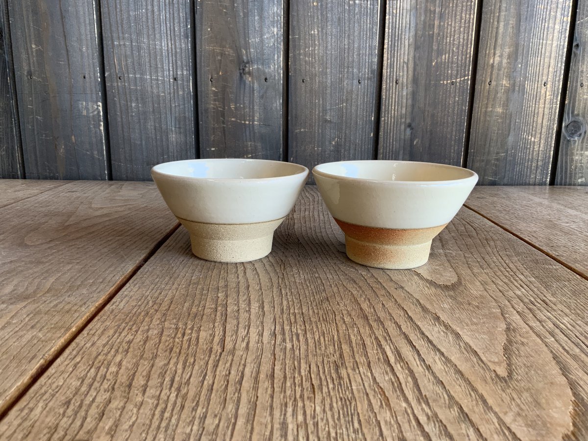 径14センチ、深さ5センチの浅い、茶碗です。 Amazon｜J-kitchens 勲山窯 茶碗 浅い ちゃわん 径14x5.5cm
