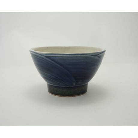 ご飯茶碗（小　口径約11.5cm・高さ約6.5cm）呉須／ぼたん刷毛目　（09）