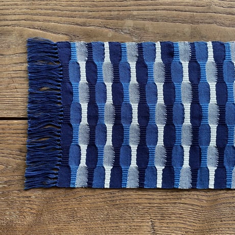 テーブルランナー(B)／手織り　本藍染め 藍染 花風通織 テーブルランナー(約28cm×65cm) グラデーション